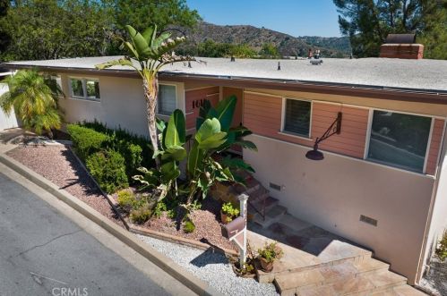 1610 Gladys Dr, Glendale, CA 91206-1636