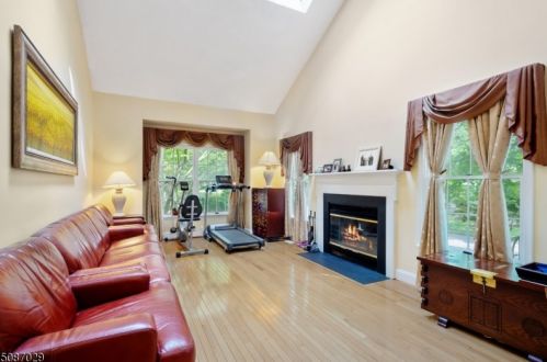 14 Ginger Ct, Princeton NJ  08540-9421 exterior