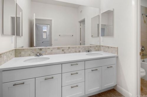 117 Bumblebee, Irvine CA  92618-1150 exterior