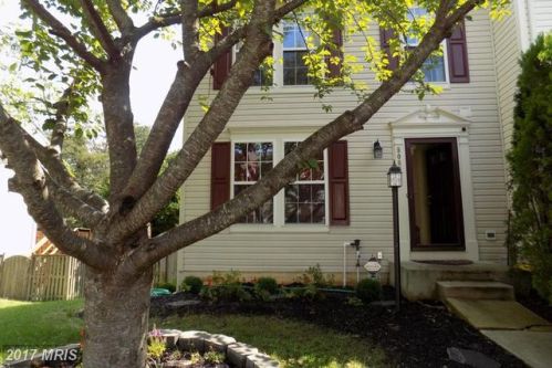9069 Falcon Glen Ct, Bristow, VA 20136-5740