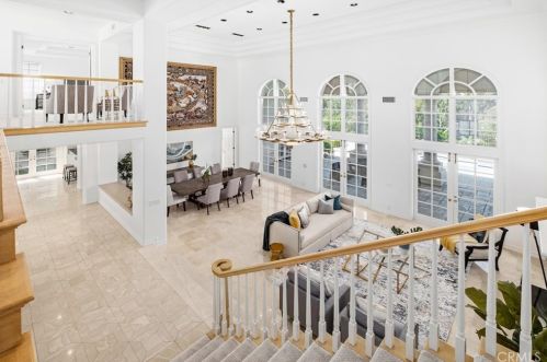 1 Charlotte, Irvine CA  92603-3448 exterior