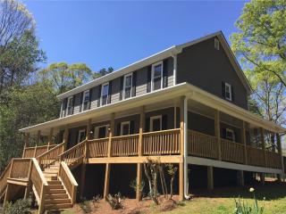 490 Woodridge Ct, Holly Springs, GA 30114-8920
