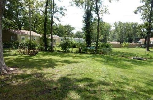 8504 Jacklin Ave, Hazelwood, MO 63042-3211