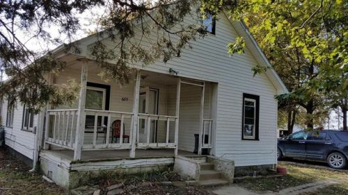 685 Commercial Ave, Pulaski, IL 62976-2408