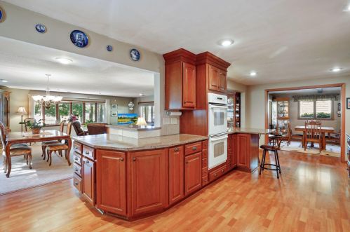 795 Heinel Dr, Saint Paul MN  55113-2152 exterior