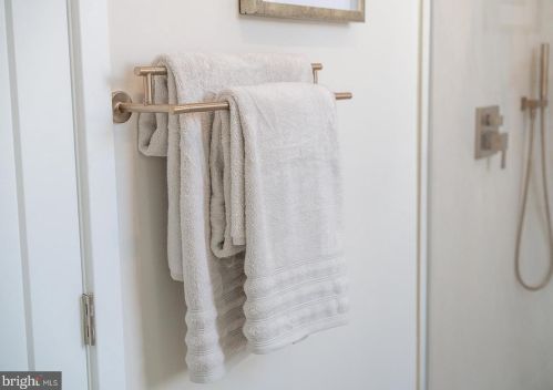 2302 Gordon St, Philadelphia PA 19132-4631 exterior