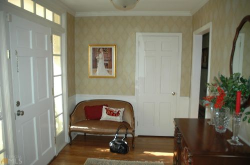 105 Westwood Dr, Lagrange, GA 30240-2161