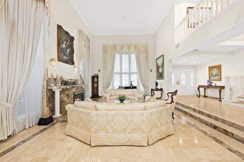 1468 Hillside Dr, Glendale CA  91208-2417 exterior
