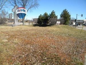 10 Midway Dr, Willowbrook, IL 60527-2616