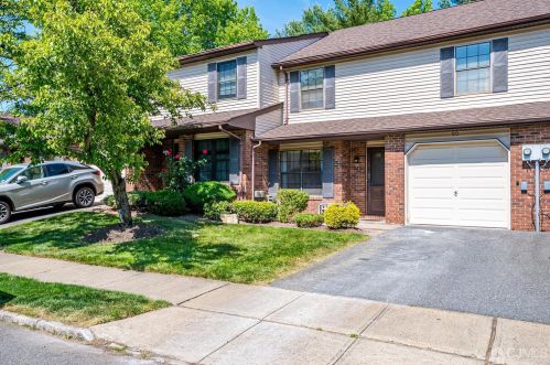 22 Woodfern St, Edison, NJ 08820-1438