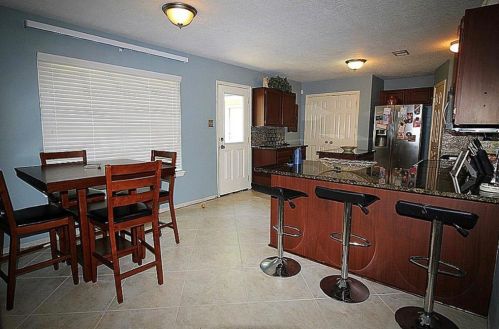 327 Chateau Woods Parkway Dr, Conroe TX  77385-9758 exterior