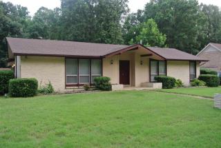 5787 Spring Lake Rd, Memphis, TN 38135-1025
