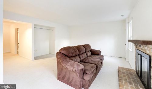 7722 Bristol Sq Ct, Springfield VA  22153-3120 exterior