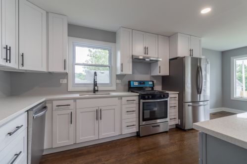 719 Ledochowski St, Lemont IL  60439-4305 exterior