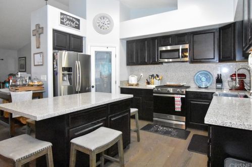 2040 Avenue, Lancaster, CA