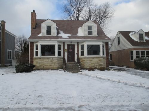 274 Berteau Ave, Elmhurst, IL 60126-2412