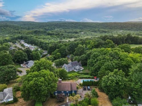 274 Mooreland Rd, Kensington, CT 06037-1163