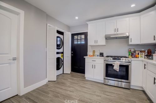 1518 Cochran St, Simi Valley CA 93065-2047 exterior