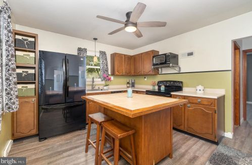 3601 Ridgeway Rd, Harrisburg, PA 17109-1232