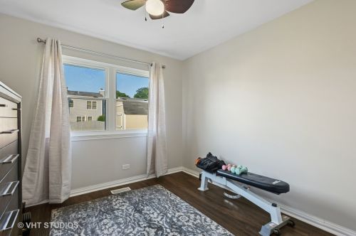 416 Essex Pl, Carol Stream IL  60188-9200 exterior