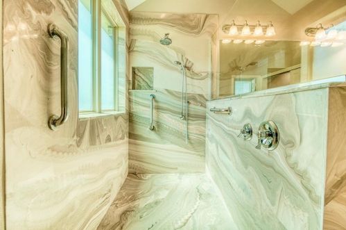 302 Round Lake Dr, Richmond TX 77469-1778 exterior