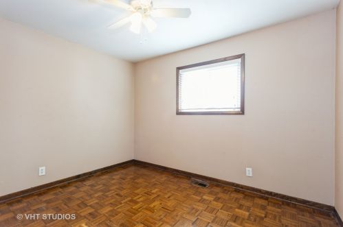 116 Edgehill Dr, Lemont IL  60440-2805 exterior