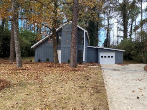 3935 Woodland Cir, Conyers GA  30013-3056 exterior