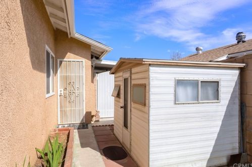 6605 Dorinda Dr, Riverside CA  92503-1110 exterior