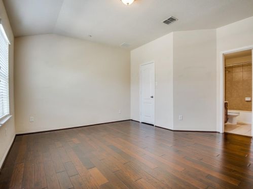 2140 Mcparland Ct, Carrollton TX 75006-2911 exterior