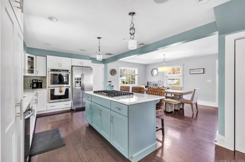 46 Spindrift Ln, Milford, CT 06460-5943
