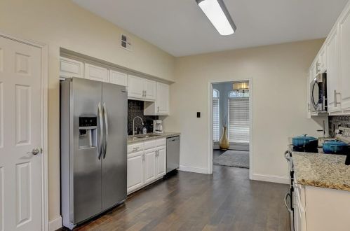 1336 Riley Dr, Carrollton TX 75007-1140 exterior