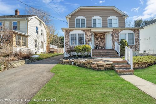 44 John St, Tinton Falls, NJ 07701-2338