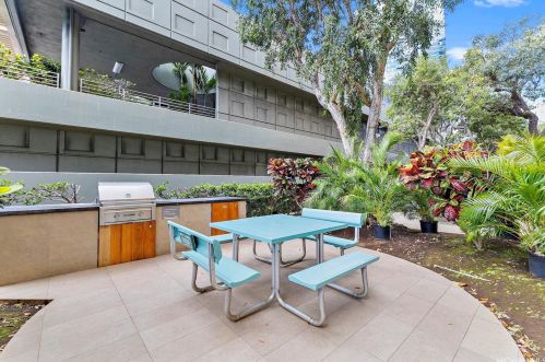 1350 Ala Moana Blvd, Honolulu HI  96814-4215 exterior