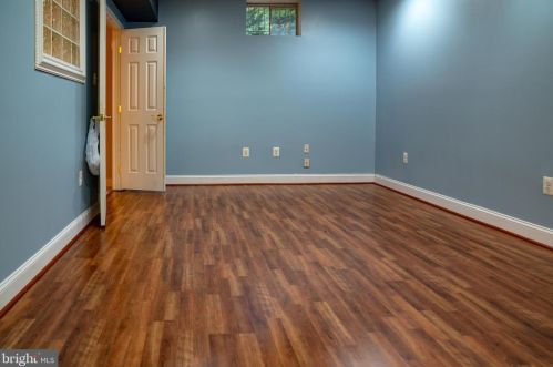 7125 Ayers Mdw Ln, Springfield VA  22150-4915 exterior