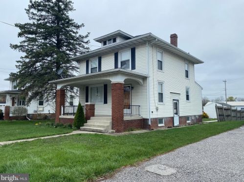 916 York St, Hanover, PA 17331-3438