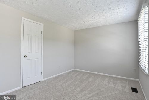 8407 Paige Glen Ave, Springfield VA  22152-3543 exterior