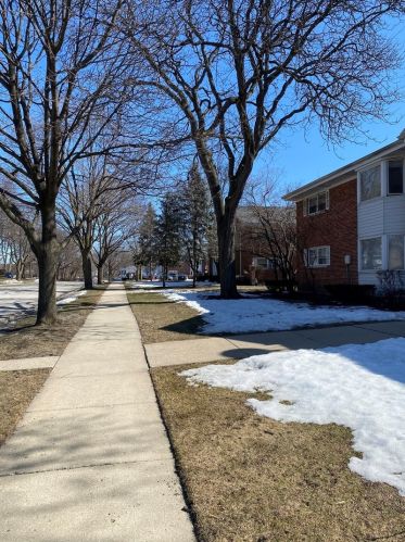 527 Eastman St, Arlington Hts IL  60005-5608 exterior