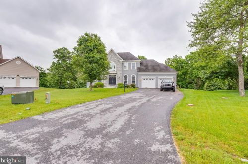 42 Monongahela Cir, Falling Waters, WV 25419-4297