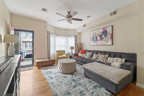 337 Lafayette St, Newark, NJ 07105-2724