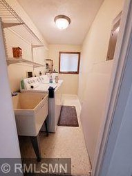 1742 Ames Pl, Saint Paul MN  55106-2954 exterior