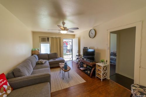 2969 Varsity Cir, Honolulu HI  96826-1745 exterior