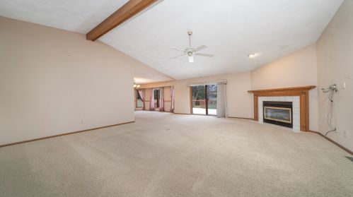 3044 Swanson Pkwy, Rockford, IL 61109-1891