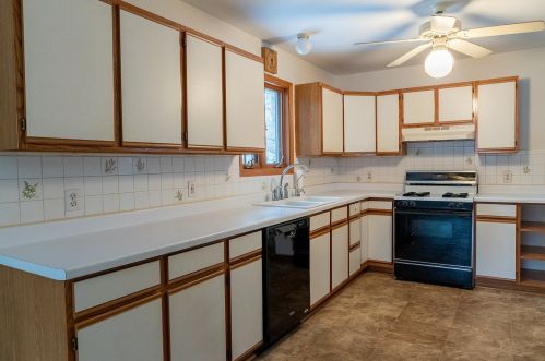 703 Missouri Dr, Nelson IL  61021-8903 exterior