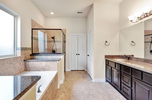 2036 Doolan Dr, Conroe TX  77301-4105 exterior