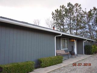 22401 Willow Pl, Tehachapi, CA 93561-7552