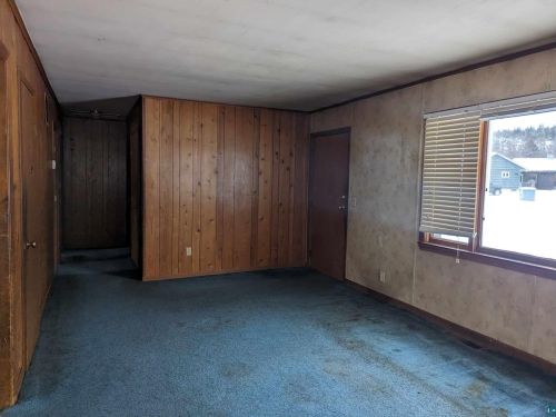 92 Hays Cir, Silver Bay, MN 55614-1213