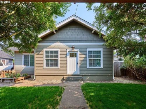 605 Whittier St, Silverton OR  97381-1149 exterior