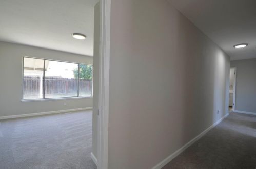 2021 Rochelle Ave, Turlock CA  95382-1666 exterior