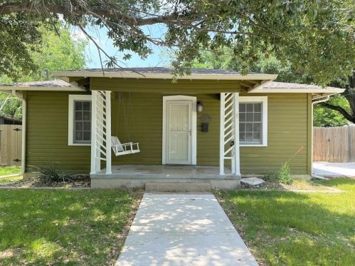 1216 Myrtle St, Georgetown, TX 78626-6806