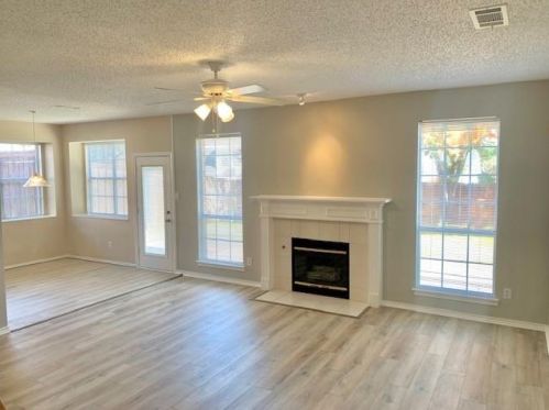 6116 Shady Cove Ct, Fort Worth TX  76180-5560 exterior